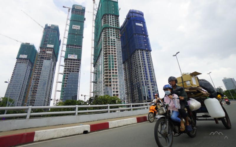 Hàng trăm nghìn tỉ đang đổ vào bất động sản